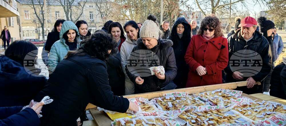 Празнична атмосфера в Кубрат: Банички с късмети и вино на площада