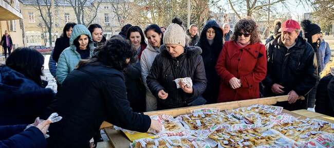 Празнична атмосфера в Кубрат: Банички с късмети и вино на площада