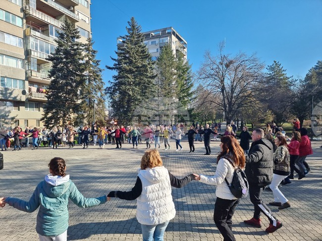 Велико Търново - голямо обедно хоро