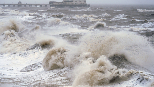 Движението по редица морски линии в Адриатическо море беше прекъснато заради силен южен вятър тази нощ