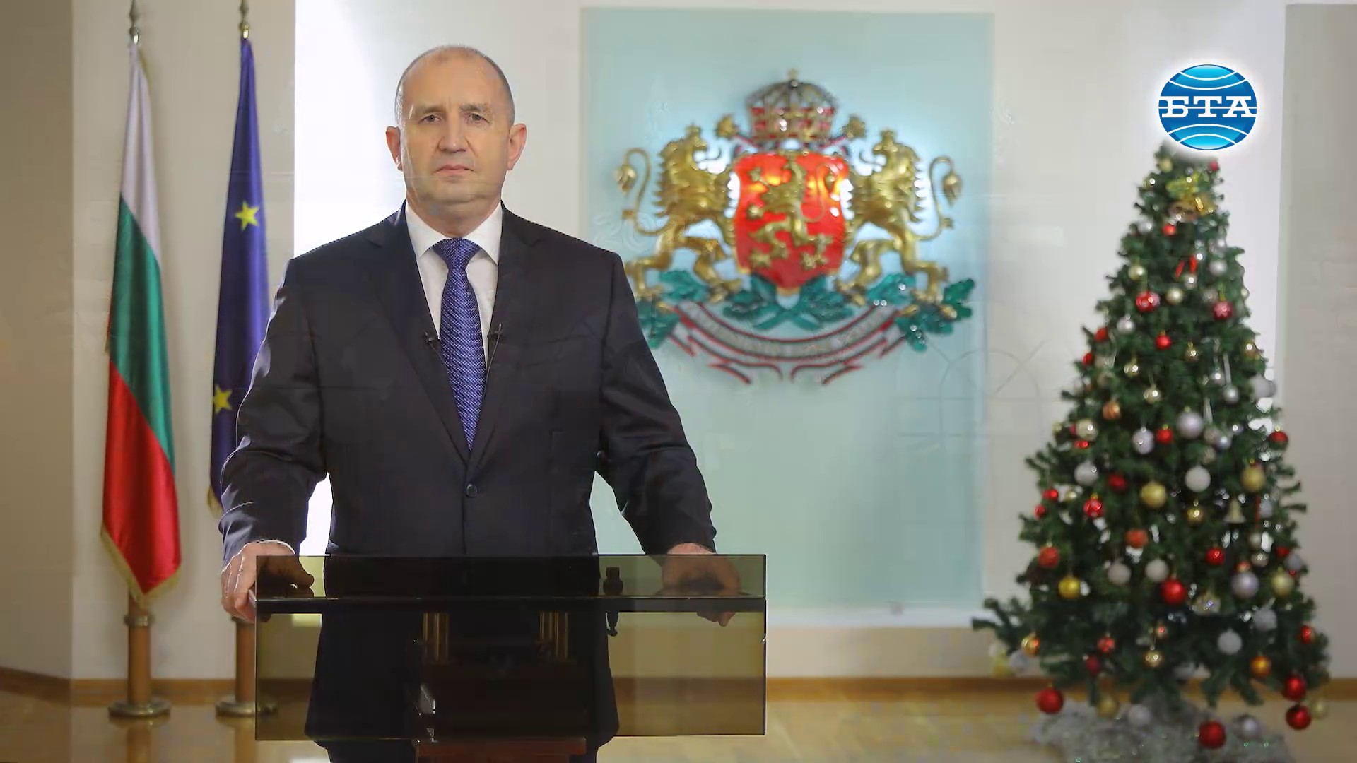 Време е заедно да потърсим път отвъд политическата немощ, корупцията и несигурността, каза президентът Румен Радев в новогодишното си обръщение Време е заедно да потърсим път отвъд политическата немощ, корупцията и несигурността, каза президентът Румен Радев в новогодишното си обръщение