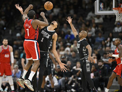 Clippers Spurs Basketball