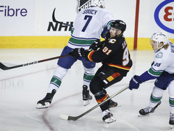 Canucks Flames Hockey