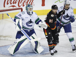 Canucks Flames Hockey