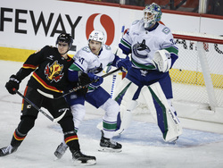 Canucks Flames Hockey