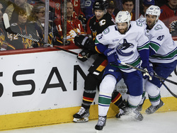 Canucks Flames Hockey