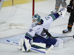 Canucks Flames Hockey