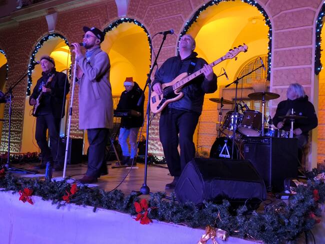 Сливен посрещна 2025 година с много музика и настроение