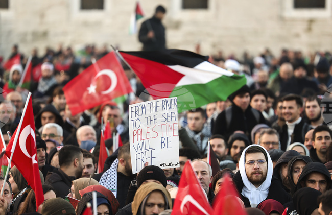 Three-Day Fundraising Campaign for Palestinians in Gaza Begins in Uskudar District of Istanbul