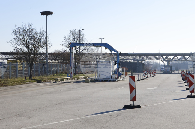 Нормален е трафикът на граничните пунктове и преходи със съседните държави, продължават някои ремонти, съобщават от "Гранична полиция"