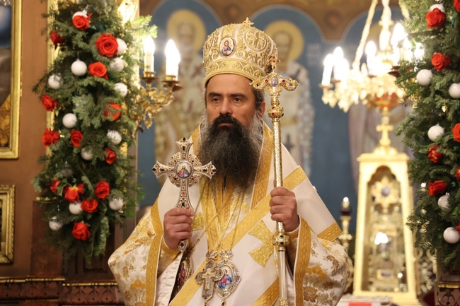 В Новата 2025 година влизаме с нова надежда за бъдещето, за мирни и благодатни дни, изпълнени със светлина и радост, казва патриарх Даниил