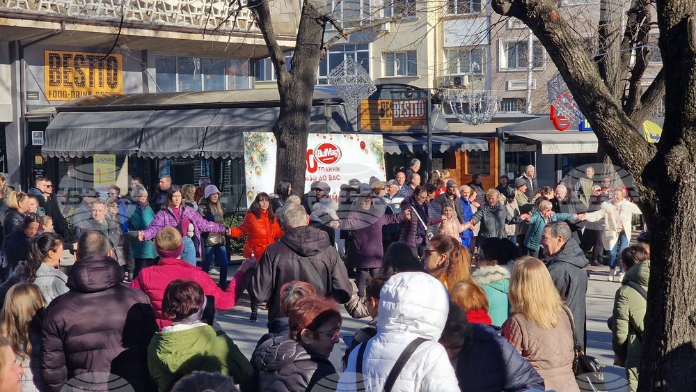 Шумен - Късметлийско хоро - 1 януари