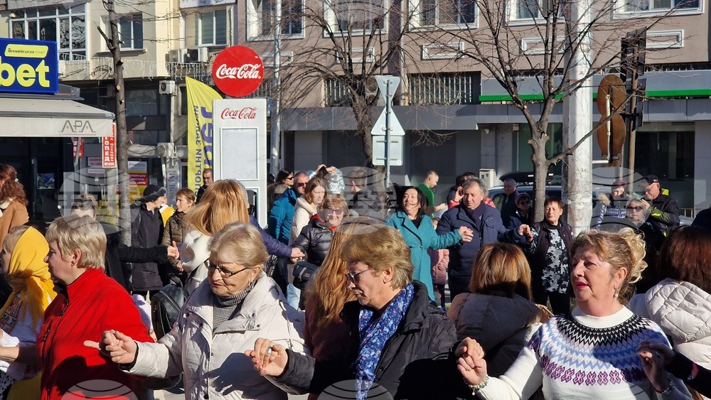 Шумен - Късметлийско хоро - 1 януари