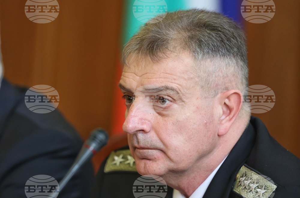 Анализ на състоянието и подготовката на Въоръжените сили през 2022 г. ще представи утре началникът на отбраната Емил Ефтимов