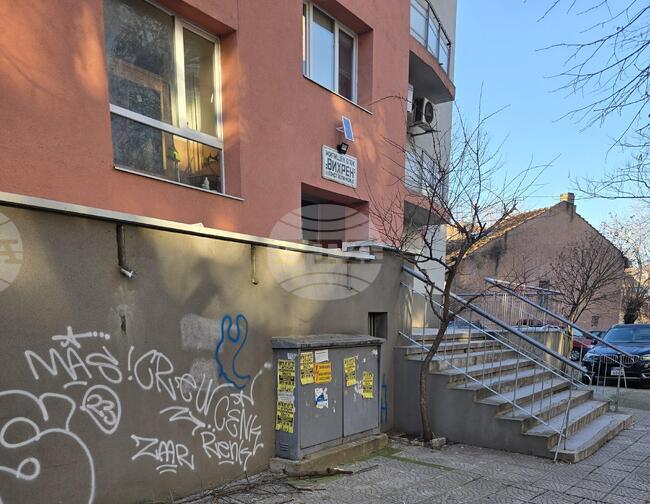 Момче на 14 години загуби живота си след падане от седмия етаж на висок блок в Плевен 