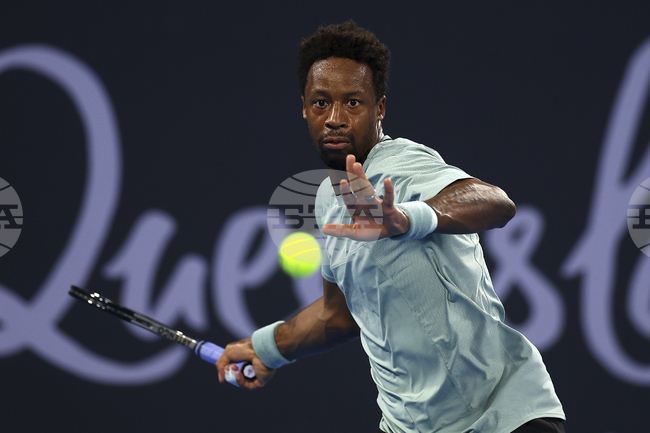 Гаел Монфис ще играе с американеца Нишеш Басавареди на полуфиналите на турнира по тенис в Оукланд