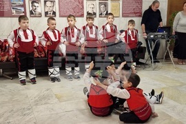 Шумен - сурвакари - Детска градина "Звънче"