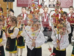 Шумен - сурвакари - Детска градина "Звънче"