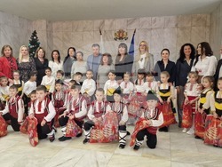 Шумен - сурвакари - Детска градина "Звънче"