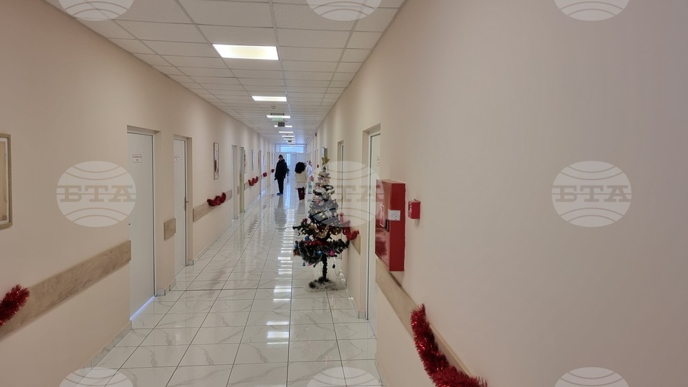 Сто петдесет и осем бебета с майки с постоянен адрес в Айтос са родени в чужбина през миналата година