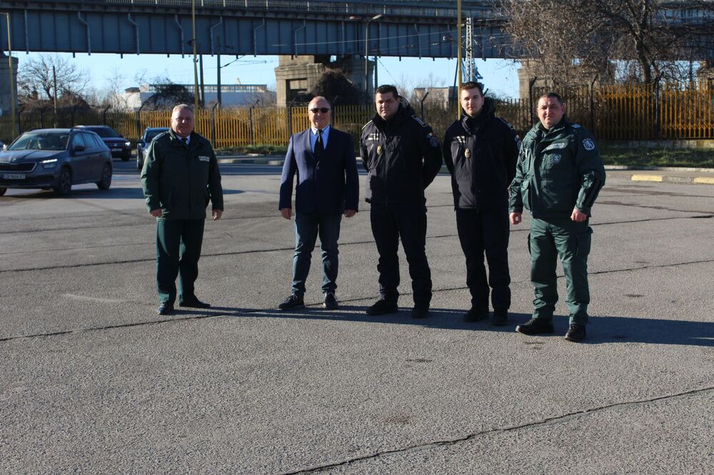 Заместник областният управител Георги Георгиев на ГКПП „Дунав мост“: Отпадането на граничните проверки не е за сметка намаляване нивото на сигурността