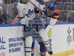 Maple Leafs Islanders Hockey