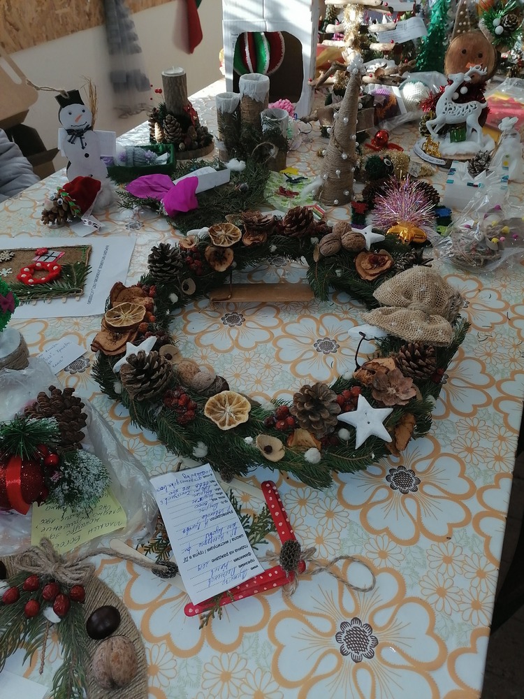 Отличиха най-красивите украшения в конкурса „Направи си Коледа“ на читалището в търговищкото село Буховци