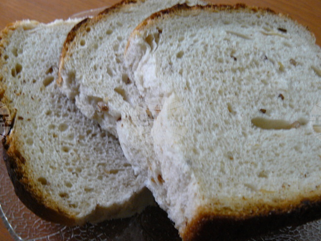 Хлябът за крайните клиенти ще поскъпне с минимум 20 процента заради възстановеното ДДС, посочи управителят на най-големия хлебозавод в Кюстендил