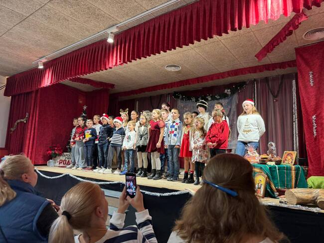 Училище „Родина“ в Малага отбеляза с тържество коледните и новогодишни празници