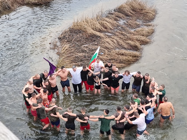 Ритуалът по потапяне на кръста на Богоявление в Петрич ще се проведе на четири места