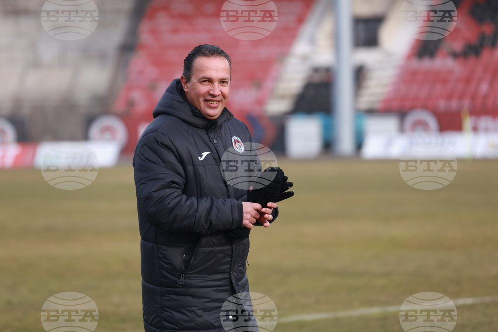 Антон Велков: "Българският футбол има много проблеми, но най-големият е лошата инфраструктура"