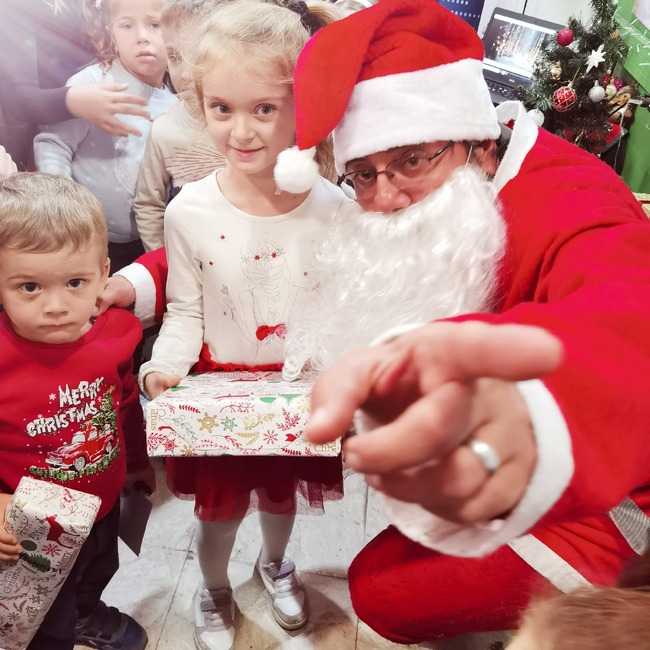 Коледно тържество представиха деца от училище „Никола Вапцаров“ в Никозия, Кипър