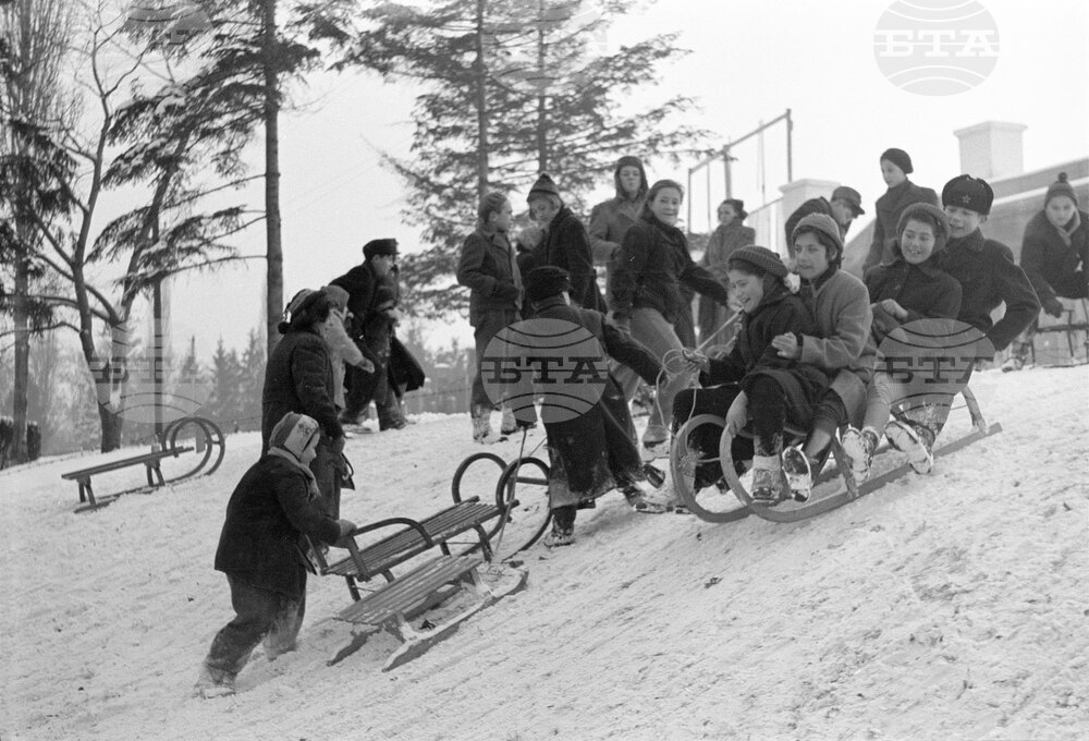 Зимен ден в Борисовата градина през 1954 година
