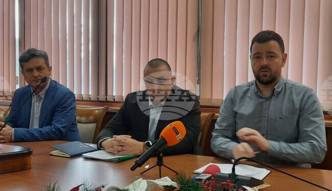 До края на януари няма да бъдат глобявани пътниците, имащи право на безплатни карти за градския транспорт