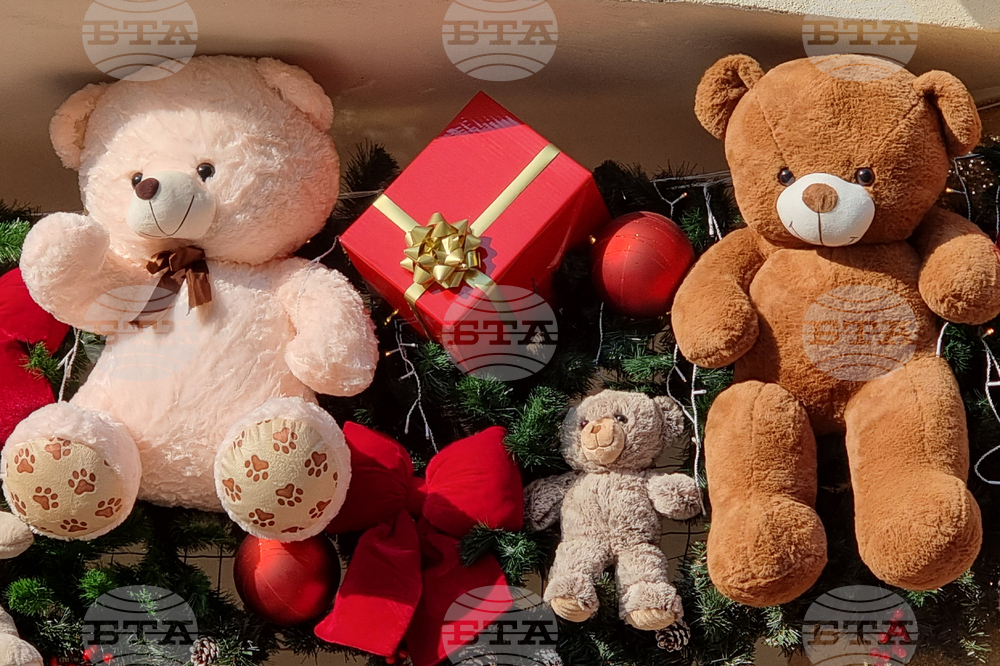 Маркетинг експерти забелязват преход към хибридно пазаруване и анализират ефекта на инфлацията върху бюджета за подаръци