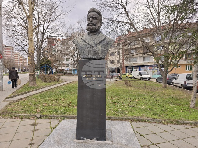 Плевен ще отбележи 177 години от рождението на Христо Ботев с поднасяне на венци и цветя