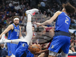 APTOPIX Cavaliers Mavericks Basketball