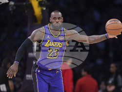 Hawks Lakers Basketball