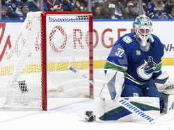 Predators Canucks Hockey