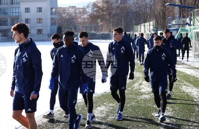 Левски проведе едно занимание днес в Турция, Митков, Охене и Стефанов тренираха отделно от основната група