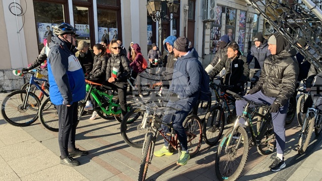 Изграждане на велосипедни магистрали и пешеходни маршрути в големите градове предлагат граждански организации