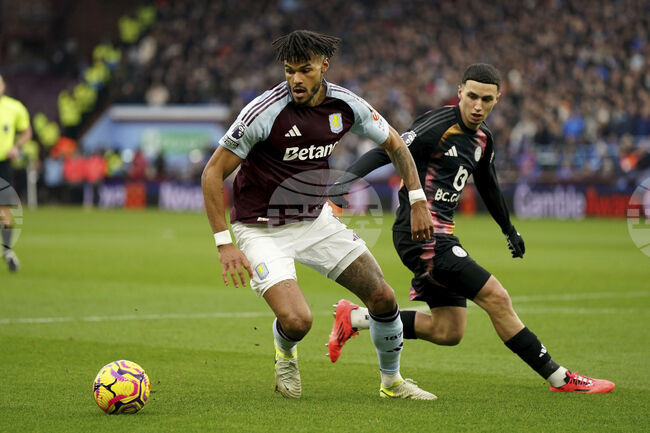 Тайрън Мингс подписа нов договор с Астън Вила 