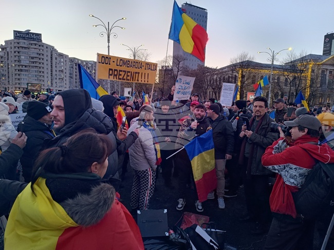 Протест срещу анулирането на президентските избори в Румъния се провежда в Букурещ