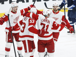 Red Wings Jets Hockey