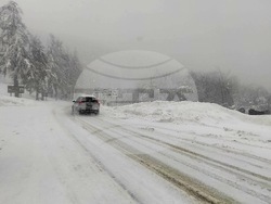 Около метър е падналият сняг на проходите „Шипка“ и „Петрохан“