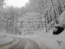 Около метър е падналият сняг на проходите „Шипка“ и „Петрохан“