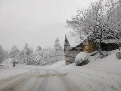 Около метър е падналият сняг на проходите „Шипка“ и „Петрохан“