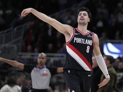 Trail Blazers Bucks Basketball