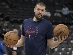 Hawks Clippers Basketball