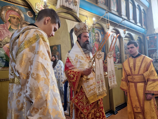 Радомир - патриарх Даниил - храм „Свети великомъченик Димитър Солунски“ - света литургия
